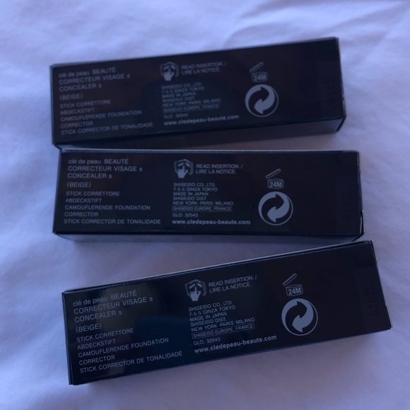 cle de peau Beaute Concealer, Beige - Picture 5 of 7